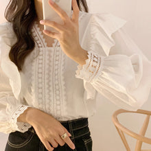 Load image into Gallery viewer, Elegant lace V-neck spliced with ruffles, loose casual puff sleeve lining
