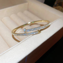 Load image into Gallery viewer, Gold plated diamond-encrusted letter opening bracelets
