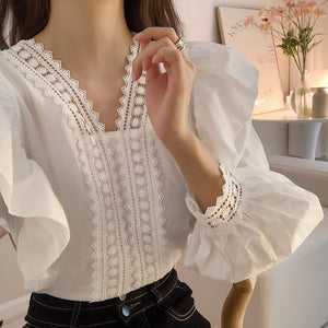 Elegant lace V-neck spliced with ruffles, loose casual puff sleeve lining