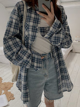 Load image into Gallery viewer, Plaid long sleeve sun protection loose casual lazy style shirt
