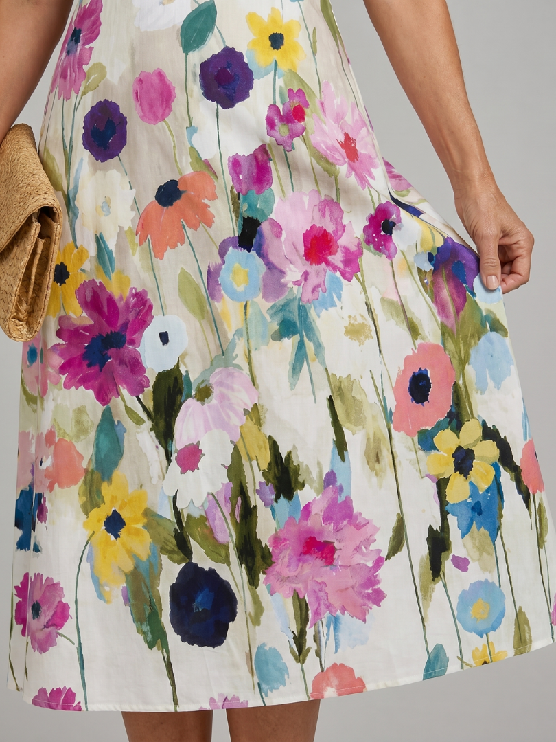 Carolyn | Relaxed Floral Print Holiday Midi Dress
