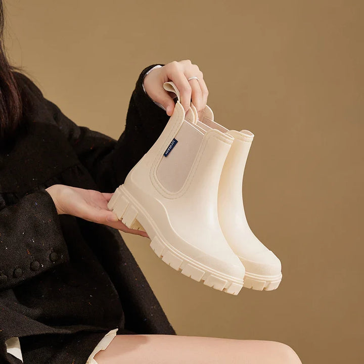 Donna | Chic Waterproof Chelsea Lug Sole Rain Boots