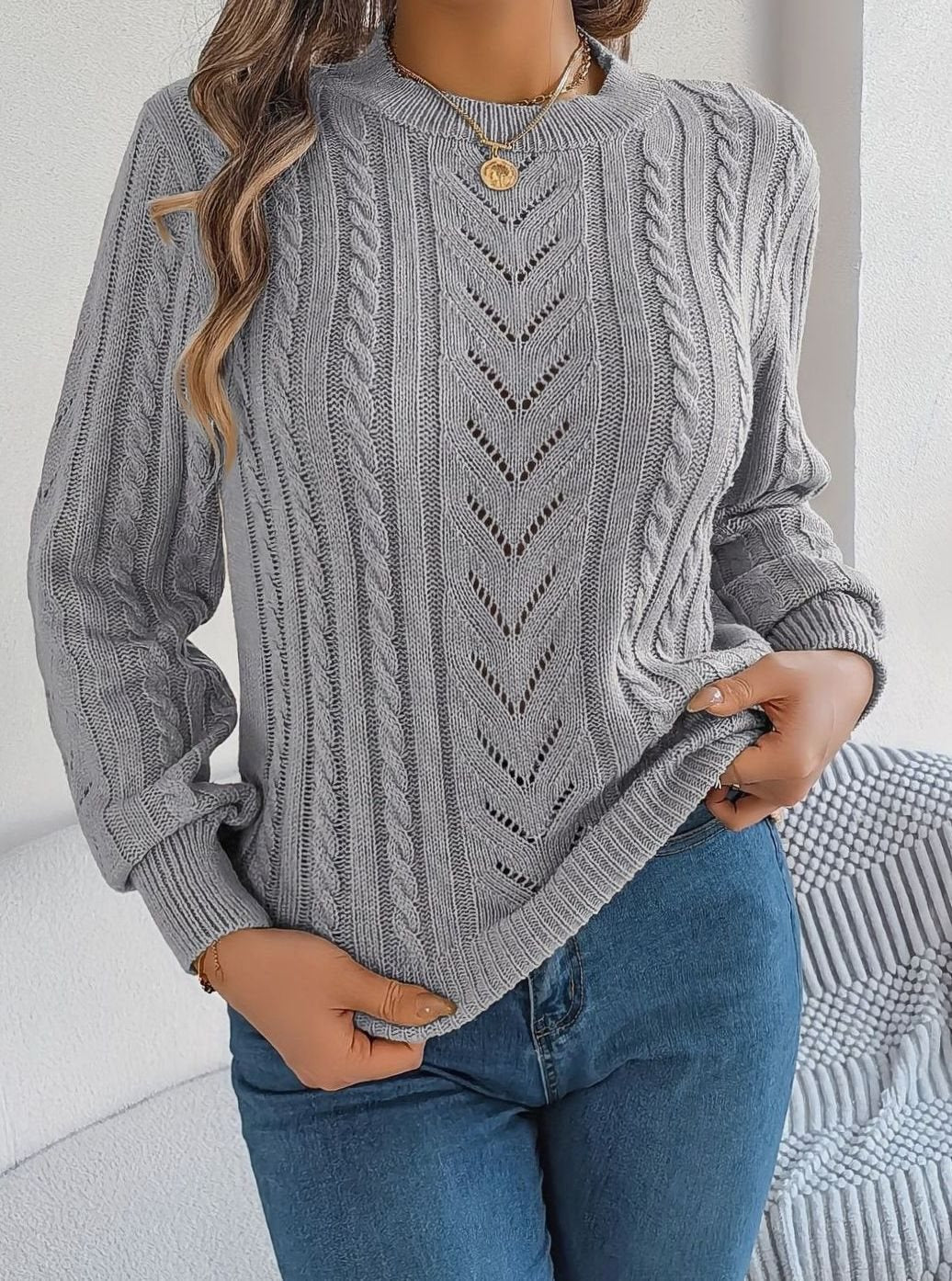 Evelyn | Elegant Cable-Knit Christmas Sweater Women Crew Neck Pullover