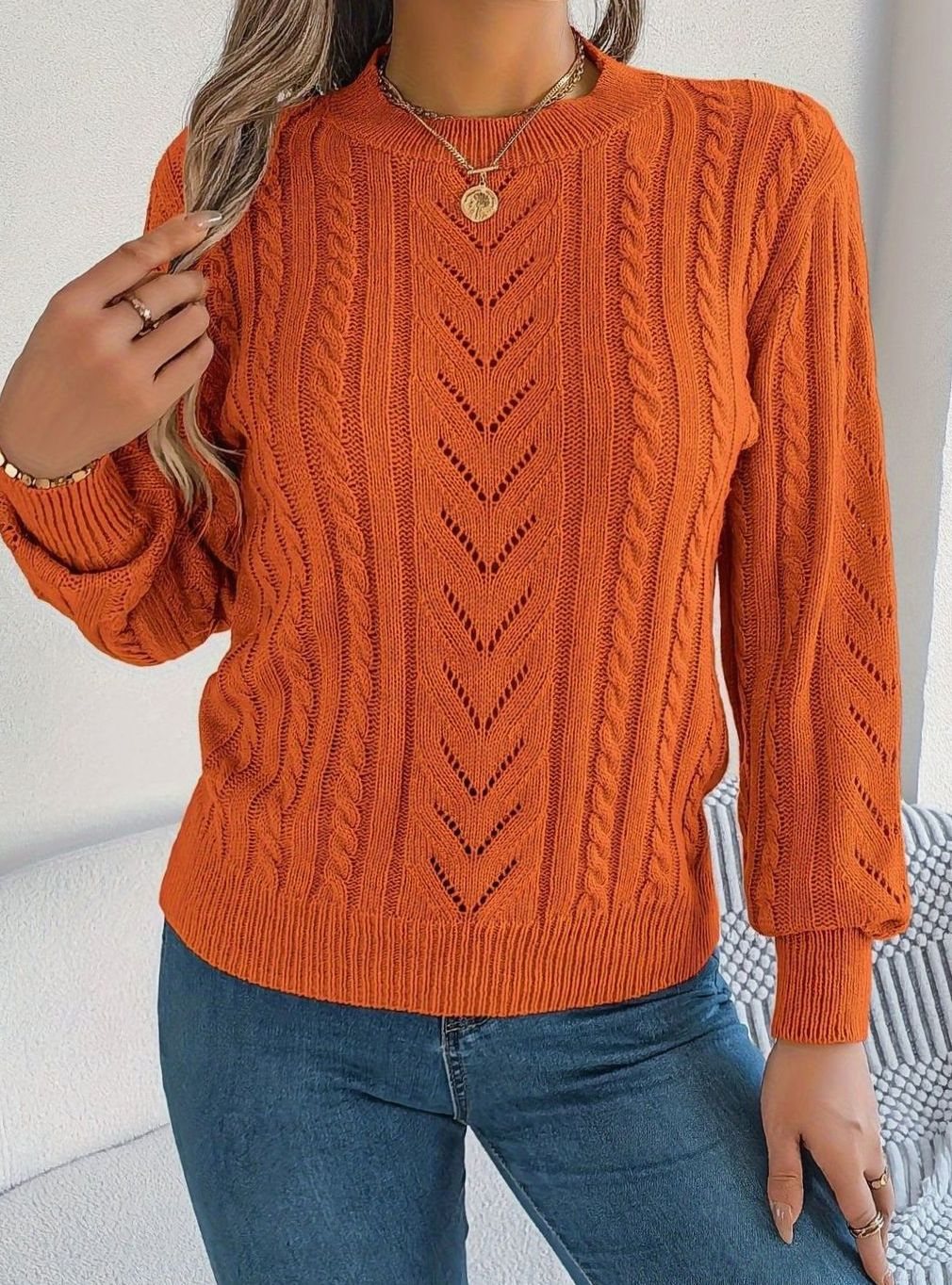 Evelyn | Elegant Cable-Knit Christmas Sweater Women Crew Neck Pullover