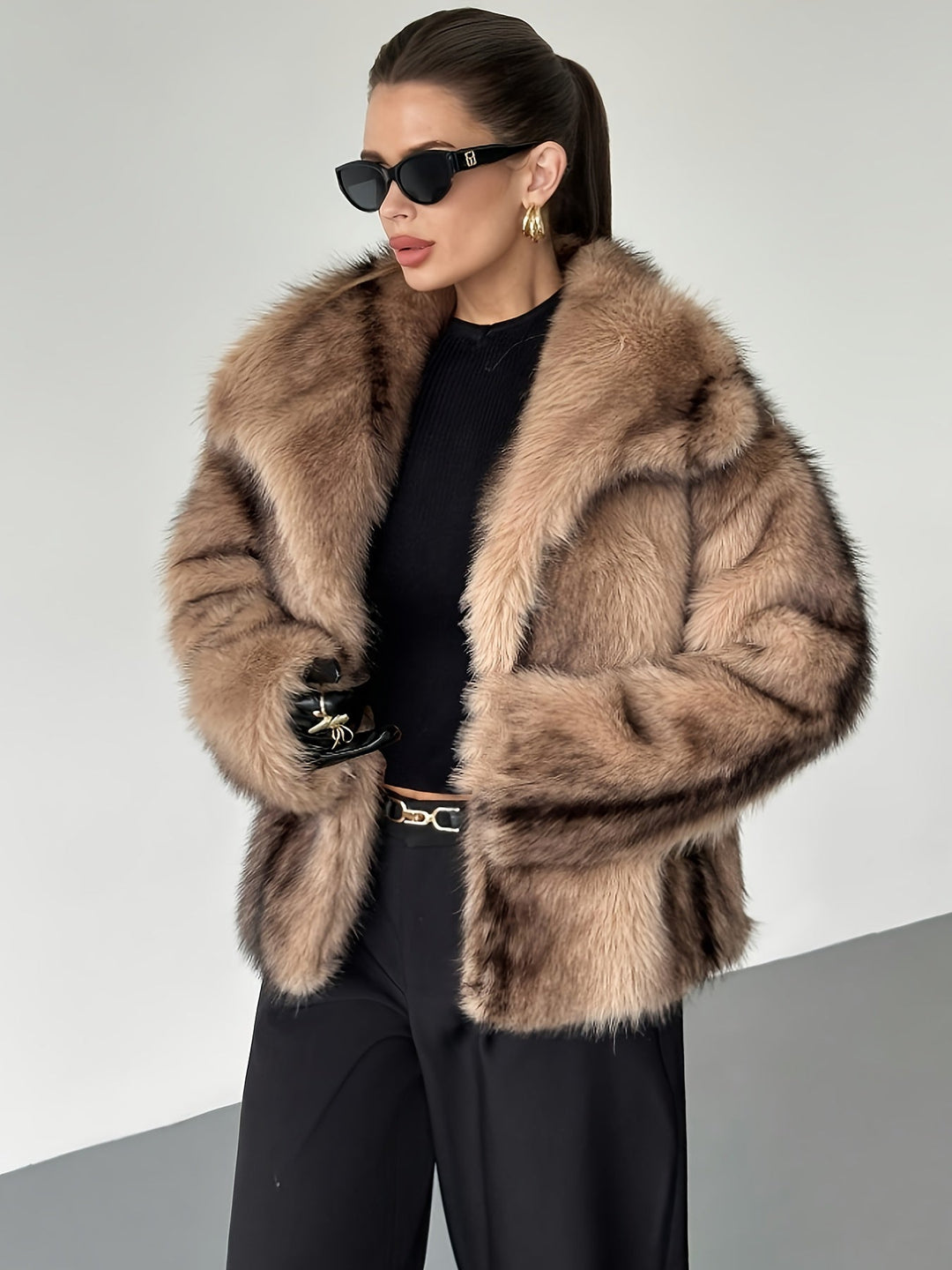 Judith | Sophisticated Oversized Cropped Notch Collar Fur Coat