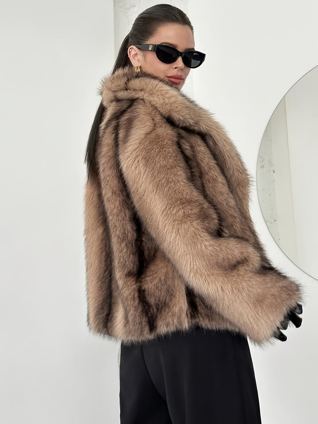 Judith | Sophisticated Oversized Cropped Notch Collar Fur Coat