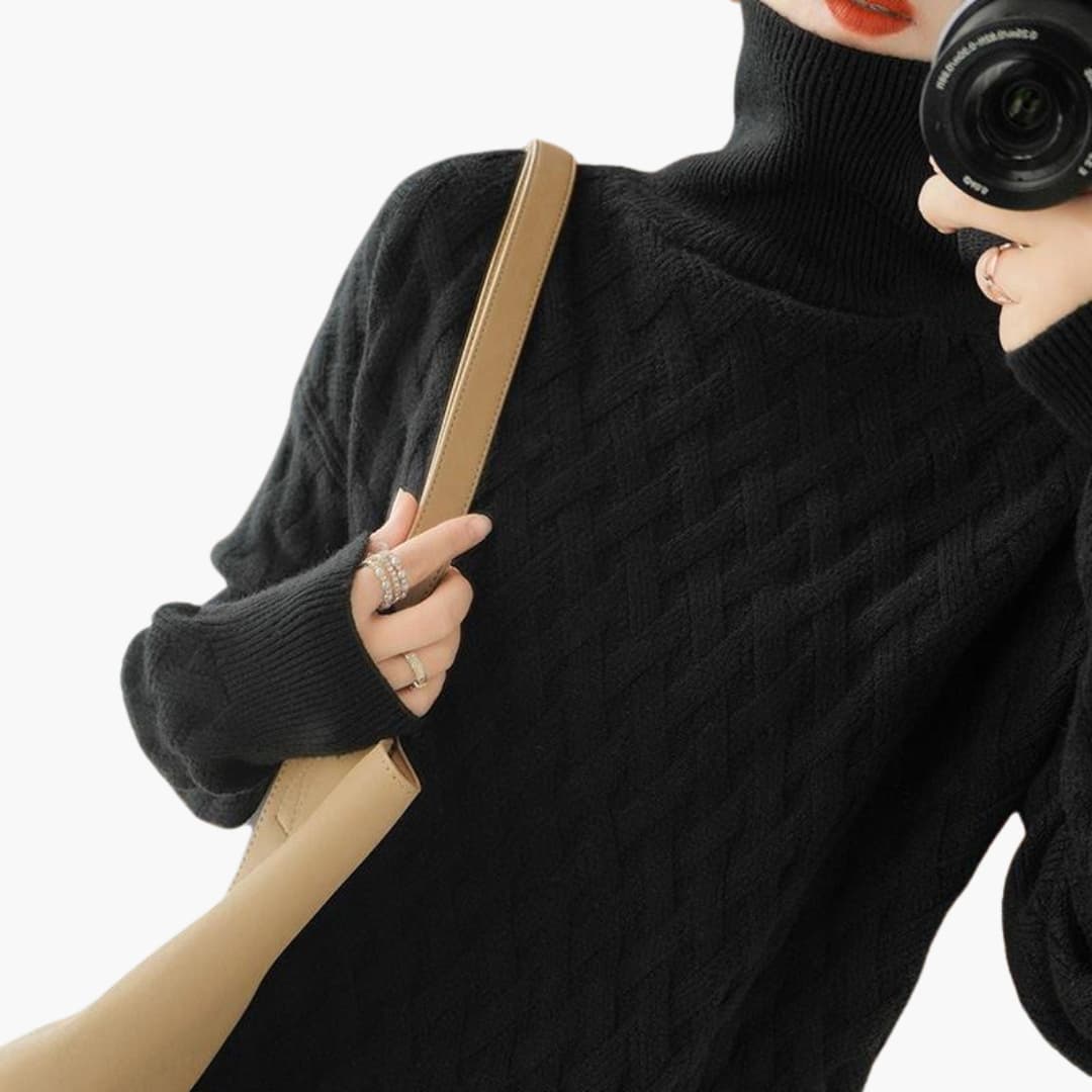 Michelle | Effortless Oversized Cable Knit Turtleneck Sweater