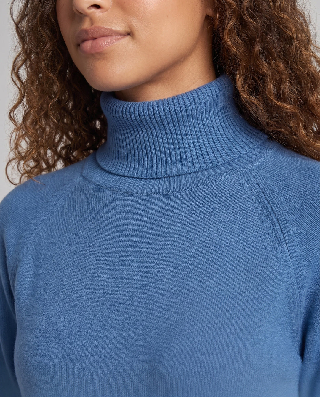 Theresa | Timeless Fine Knit Raglan Turtleneck Sweater