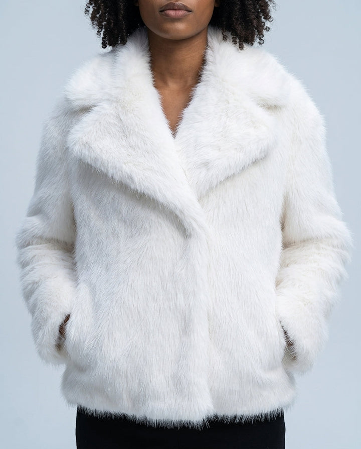 Victoria | Chic Oversized Collar Faux Fur Coat