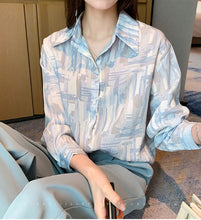 Load image into Gallery viewer, Wild French Design Sense Niche Slim Long-sleeved Blouse
